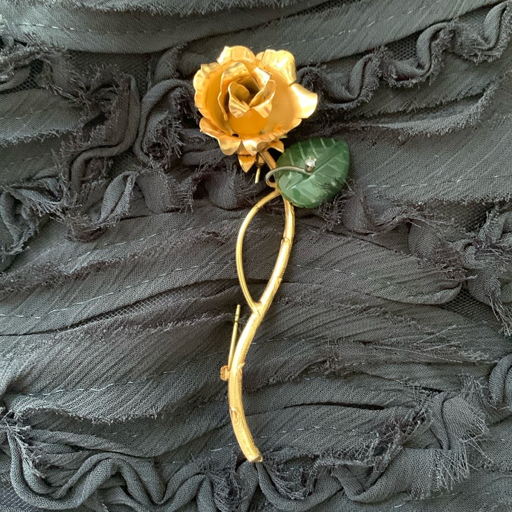 Signed 1940s IPS 12K Gold Filled Jade & Genuine Diamond Flower Brooch